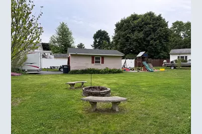 185 Chudy St, Palmer, MA 01080 - Photo 23