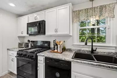 90 Comet, Methuen, MA 01811 - Photo 13