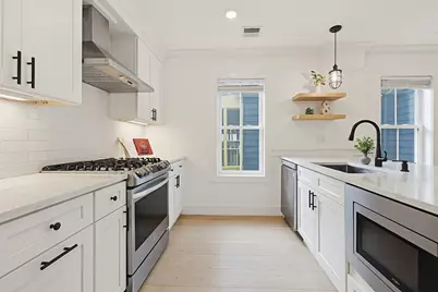 64 Derby #4, Somerville, MA 02145 - Photo 3