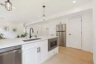 64 Derby, Somerville, MA 02145 - Photo 5