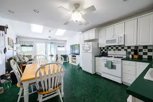 463 E 6th St, Boston, MA 02127 - Photo 7