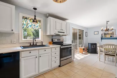 84 Alvord Street, South Hadley, MA 01075 - Photo 9