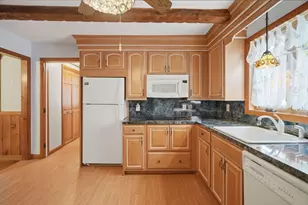 20 Athol St, Springfield, MA 01107 - Photo 17