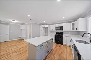 8 Amanda's Wy, Halifax, MA 02338 - Photo 3