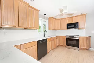 130 Pleasant St, Northborough, MA 01532 - Photo 9