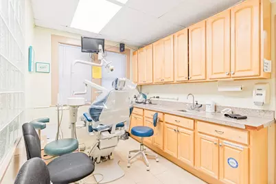 166 Columbia Rd, Boston, MA 02121 - Photo 19
