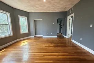 596 Howard St, Lawrence, MA 01841 - Photo 3