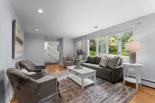 41A Hunnewell St, Wellesley, MA 02481 - Photo 3
