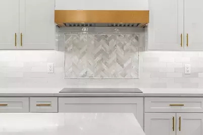 13 Whitman Circle #13, Bellingham, MA 02019 - Photo 5