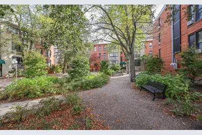 32 Juniper St #98, Brookline, MA 02445 - Photo 15