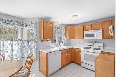38 Country Side Road #38, Bellingham, MA 02019 - Photo 11