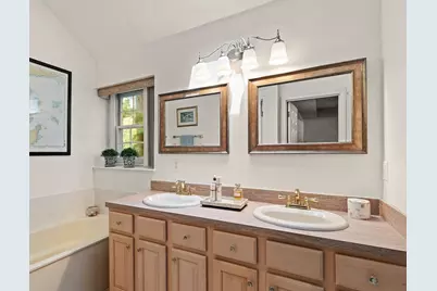 7 Shannon Lane, Beverly, MA 01915 - Photo 13