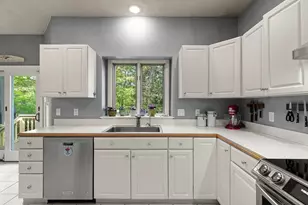 7 Shannon Ln, Beverly, MA 01915 - Photo 11
