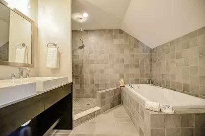 429 Gallivan Blvd #429, Boston, MA 02124 - Photo 37