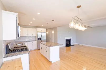 1204 Hazelwood Way #1204, Clinton, MA 01510 - Photo 7