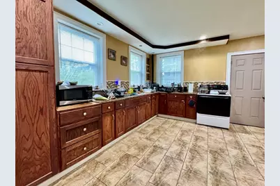 54 Ridgewood Pl, Springfield, MA 01103 - Photo 5