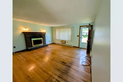 7 Birchwood Dr, Webster, MA 01570 - Photo 3