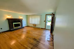 7 Birchwood Dr, Webster, MA 01570 - Photo 3