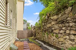 125 Cross St, Southbridge, MA 01550 - Photo 7