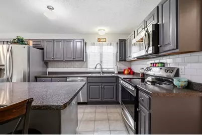 189 Seymour Ave, Springfield, MA 01109 - Photo 5