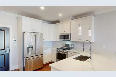 87 Medford St #215, Medford, MA 02155 - Photo 3