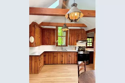 1015 Hortonville Rd, Swansea, MA 02777 - Photo 3