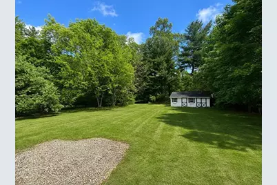 915 Bradley Road, Springfield, MA 01109 - Photo 23