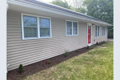 915 Bradley Road, Springfield, MA 01109 - Photo 3