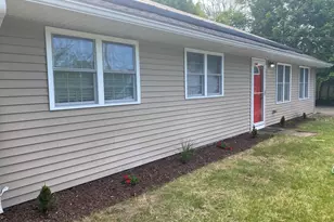915 Bradley Rd, Springfield, MA 01109 - Photo 3