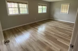 915 Bradley Rd, Springfield, MA 01109 - Photo 15