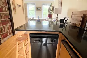 37 Garden St, Boston, MA 02114 - Photo 13