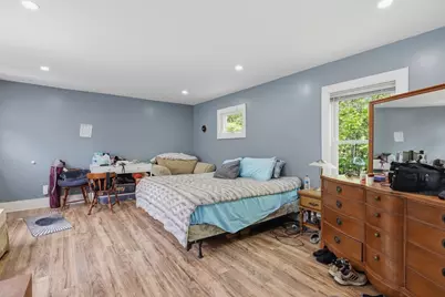 276 Pleasant St, Orange, MA 01364 - Photo 15