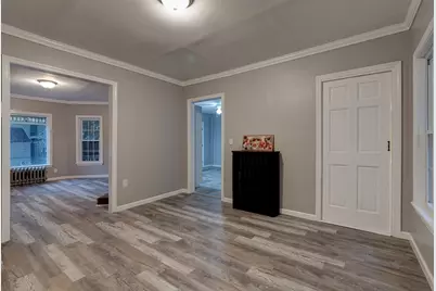 51 View St, Holyoke, MA 01040 - Photo 3