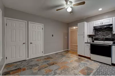 51 View St, Holyoke, MA 01040 - Photo 9