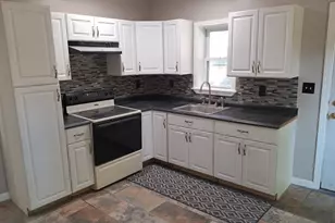 51 View St, Holyoke, MA 01040 - Photo 7