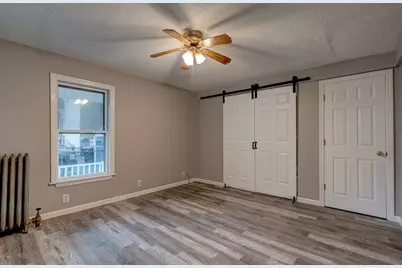 51 View St, Holyoke, MA 01040 - Photo 7