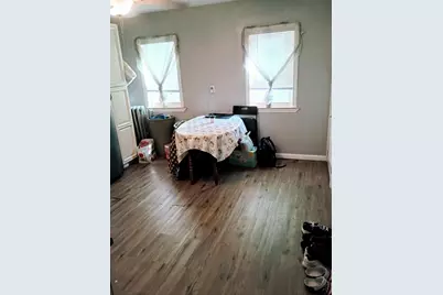 51 View St, Holyoke, MA 01040 - Photo 3