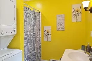 51 View St, Holyoke, MA 01040 - Photo 9