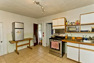 146 Beech St, Holyoke, MA 01040 - Photo 25