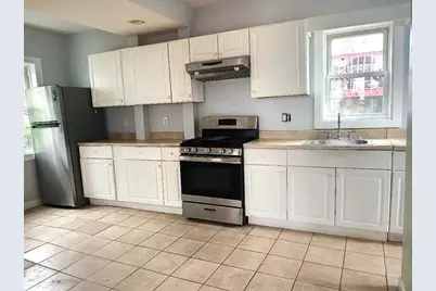217 Cross St, Lowell, MA 01854 - Photo 3