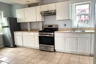 217 Cross St, Lowell, MA 01854 - Photo 3