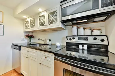 124 Beacon #F, Boston, MA 02116 - Photo 9