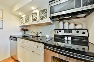 124 Beacon, Boston, MA 02116 - Photo 9