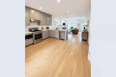 275 W 5th St #2, Boston, MA 02127 - Photo 11