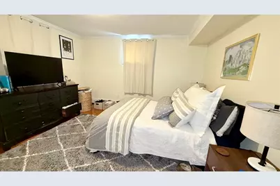 8 Kenwood St #B, Cambridge, MA 02141 - Photo 5