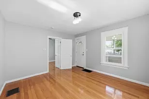 62 Kenyon St, Springfield, MA 01109 - Photo 7