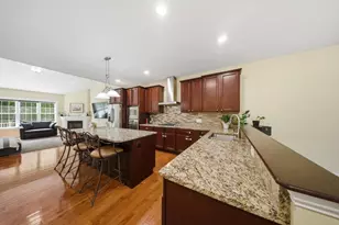 2 Williamsburg Way, Medway, MA 02053 - Photo 5