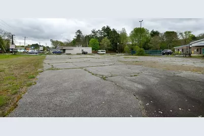 184 West St, Ware, MA 01082 - Photo 7