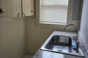 404 Stevens St, Lowell, MA 01851 - Photo 5