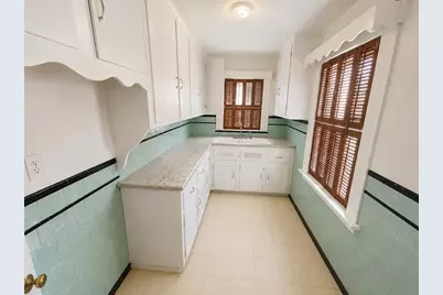 14 S High St, Milford, MA 01757 - Photo 11